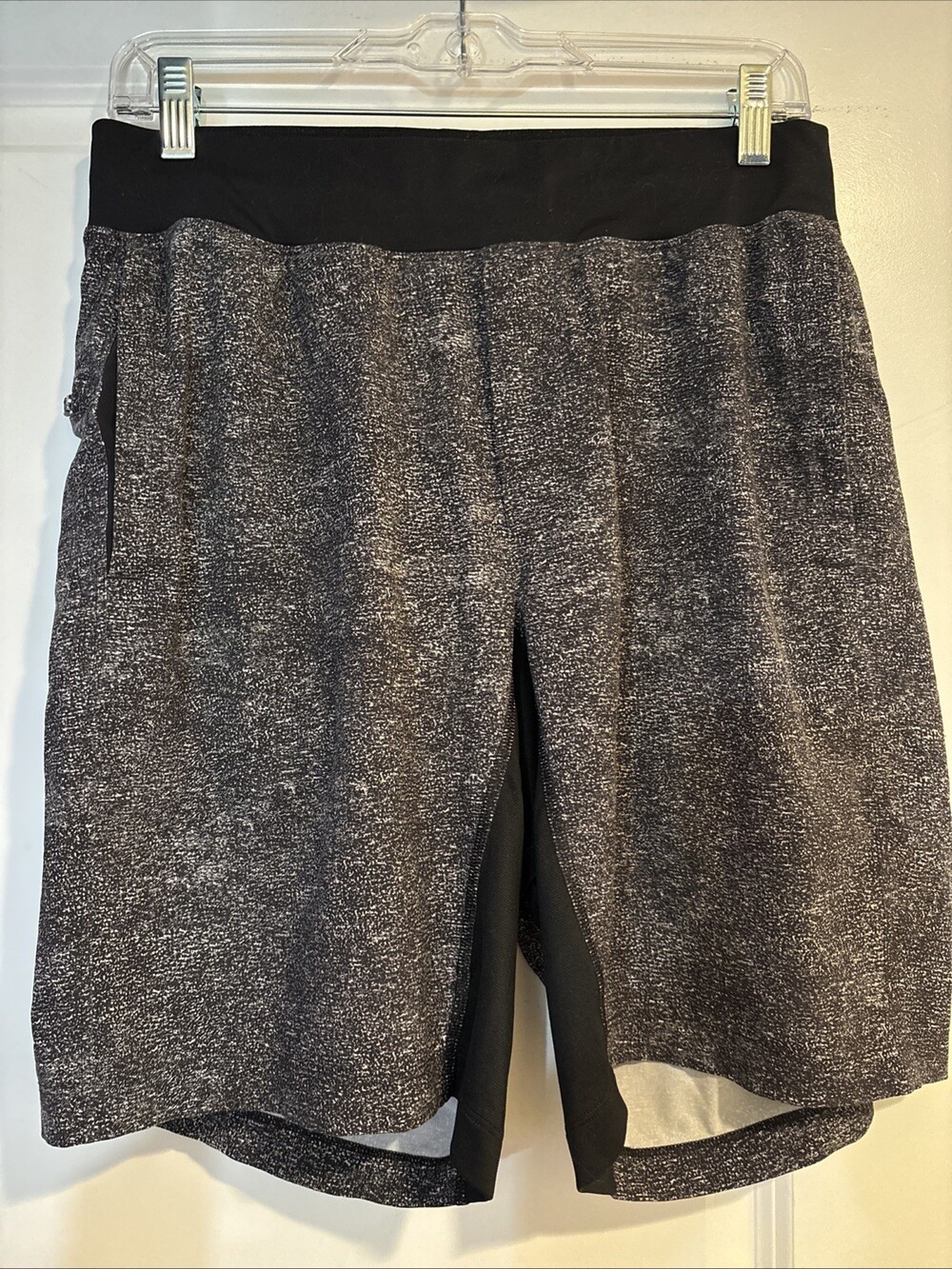 Lululemon Shorts Mens Medium Gray Unlined Yoga Running Pockets 19” long